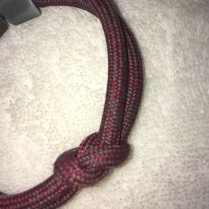 Maroon rastaclat